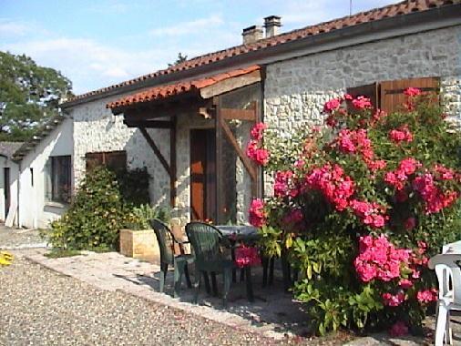 Domaine De Poudos Bed & Breakfast Auterive  ภายนอก รูปภาพ
